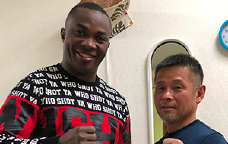 サミュエルさんと当店のスタッフ